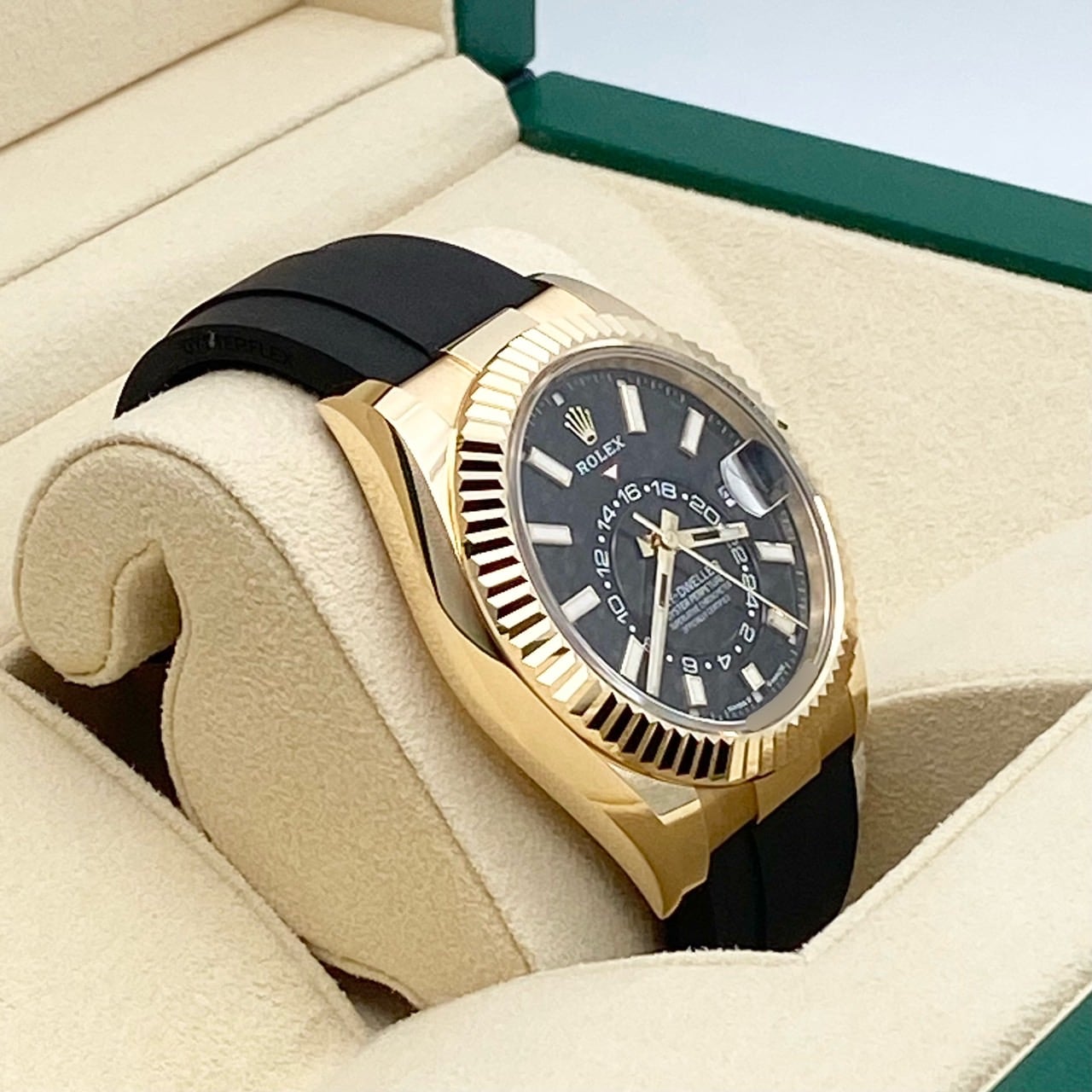 사전 소유의 롤렉스 스카이 거주자 326238 블랙 40mm
