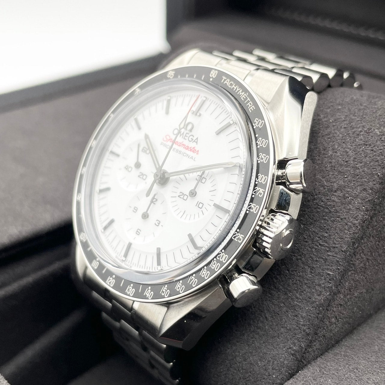 プレオウンド オメガ スピードマスター ムーンウォッチ プロフェッショナル 310.30.42.50.04.001 ホワイト 42mm