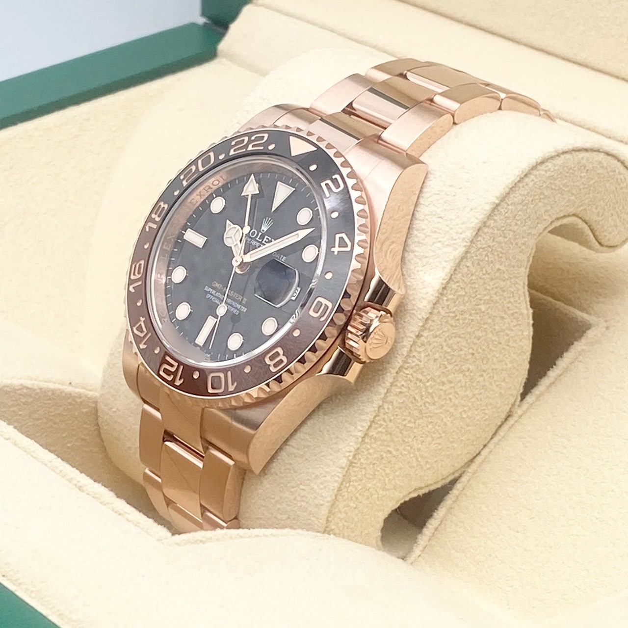 롤렉스 GMT 마스터 II 126715CHNR Black Everros Gold 40mm