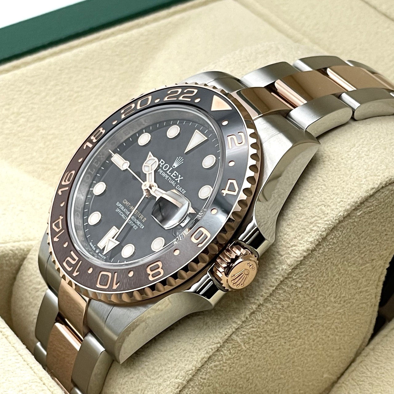 사전 소유 롤렉스 GMT 마스터 II 126711CHNR 검은 스테인레스 스틸 X 에버 로즈 골드 굴 팔찌 40mm