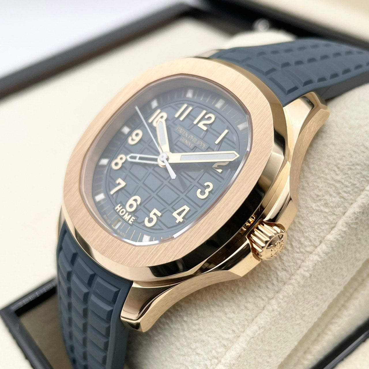 プレオウンド パテックフィリップ アクアノート 5269R-001 ブルー 38.8mm