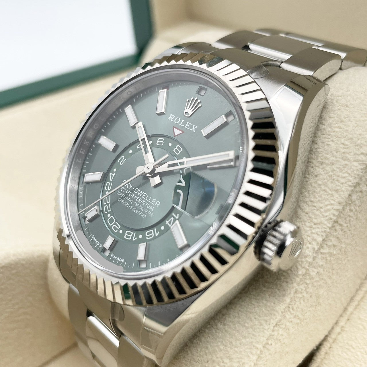 사전 소유의 롤렉스 스카이 거주자 336934 민트 녹색 굴 팔찌 42mm