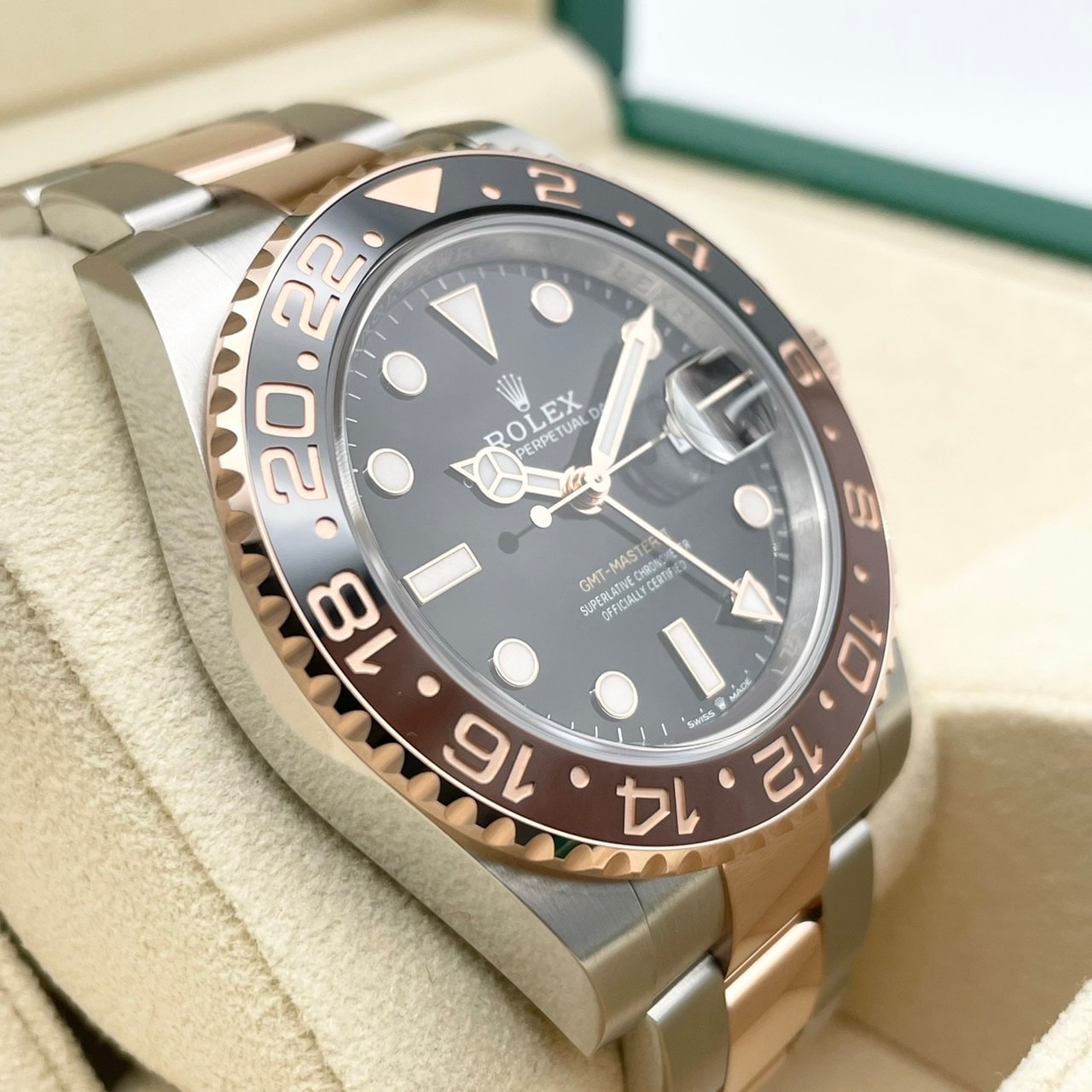 사전 소유 롤렉스 GMT 마스터 II 126711CHNR 검은 스테인레스 스틸 X 에버 로즈 골드 굴 팔찌 40mm