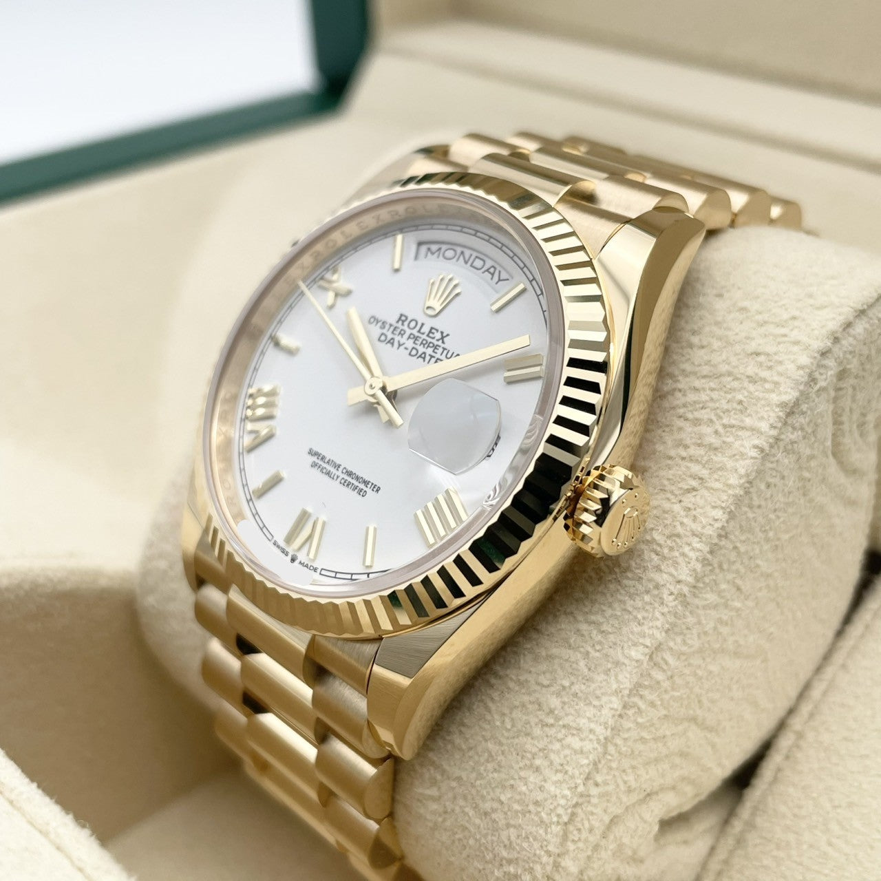 プレオウンド ロレックス デイデイト 128238 ホワイト 36mm