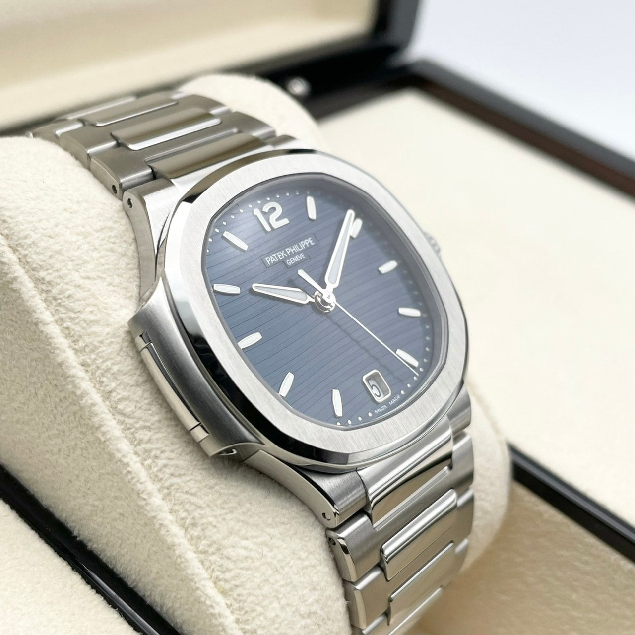 プレオウンド パテックフィリップ ノーチラス 7118/1A-001 ブルー・オパーリン 35.2mm