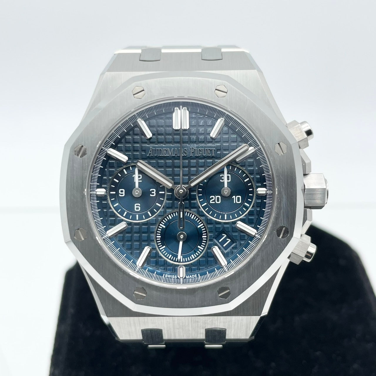 Pre-Owned Audemars Piguet Royal Oak 26715ST.OO.1356ST.01 Blue 38mm