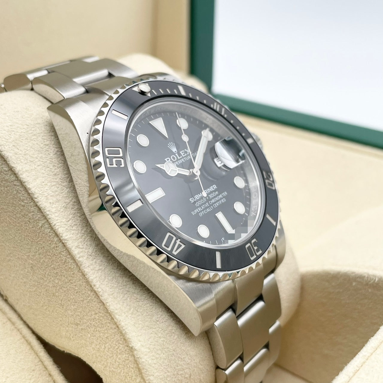 Pre-Owned Rolex Submariner Date 116610LV Black Oyster Bracelet 40mm