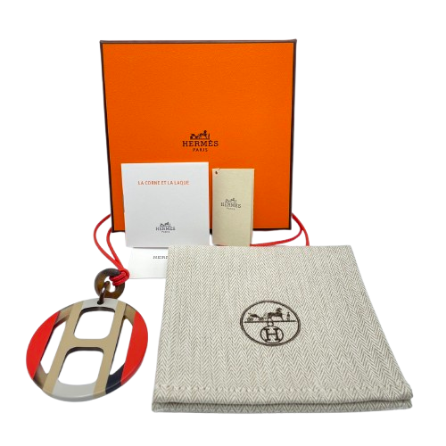 Hermes H Equipe 水牛角漆吊坠