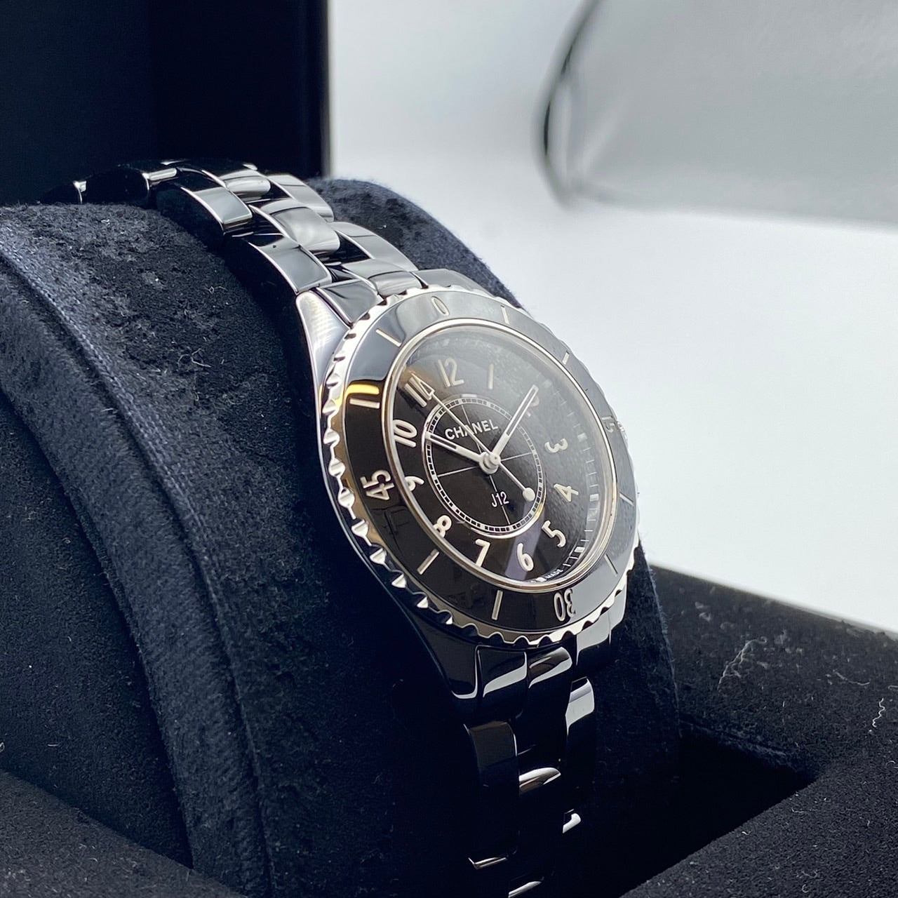 Pre-Owned Chanel J12 H5695 Black Black Ceramic 33MM