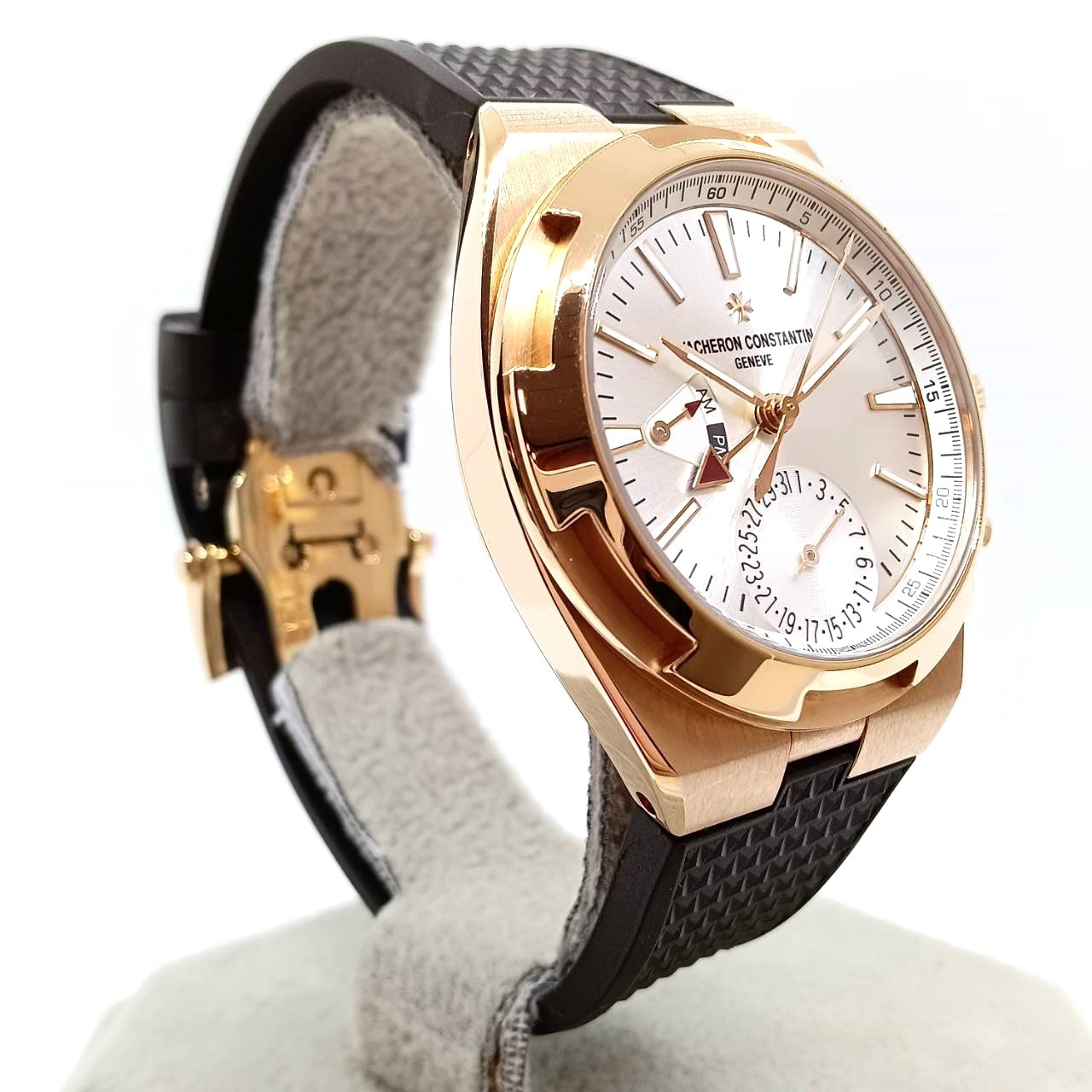 Vacheron Constantin Overcy의 이중 시간 7900V/000R-B336