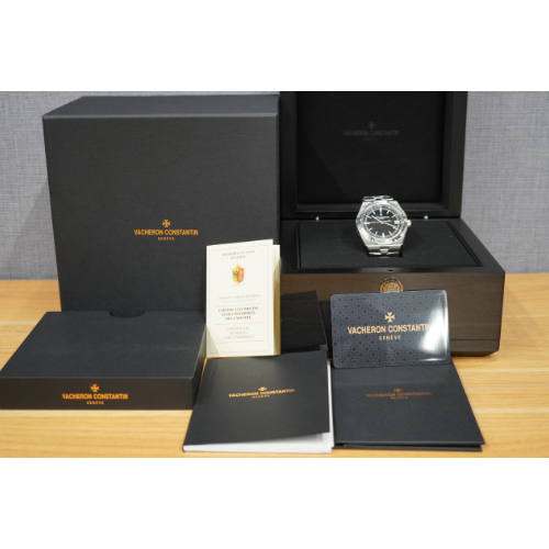 Pre-Owned Vacheron Constantin Overseas Automatic 4500V/110A-B483