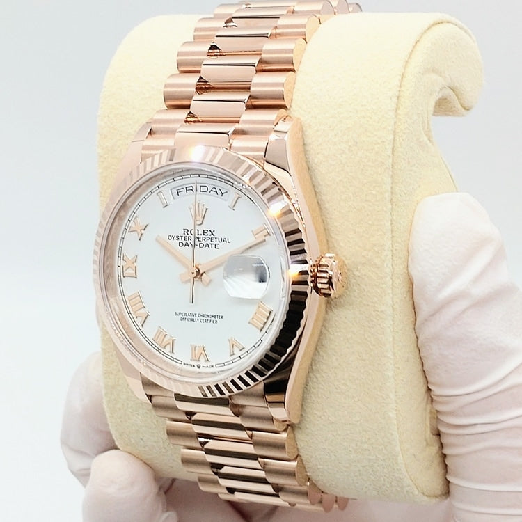 Pre-Owned Rolex Day Date 128235 Everrose Gold White Rome