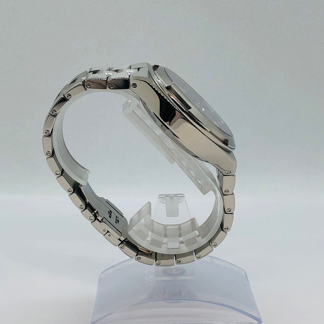 Pre-Owned Vacheron Constantin Oversy's Chronograph 5500V/110A-B148