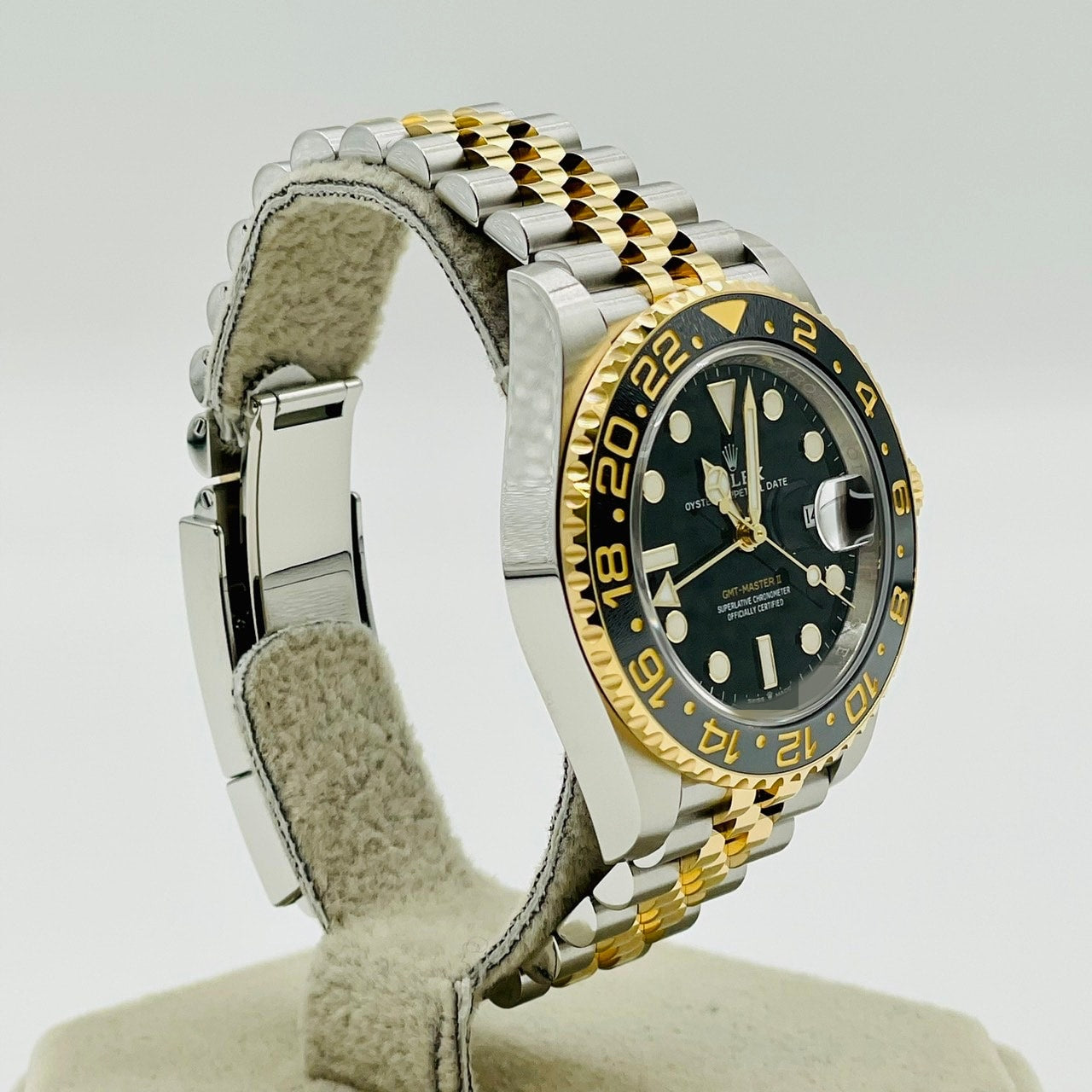 롤렉스 GMT 마스터 II 126713GRNR 40mm