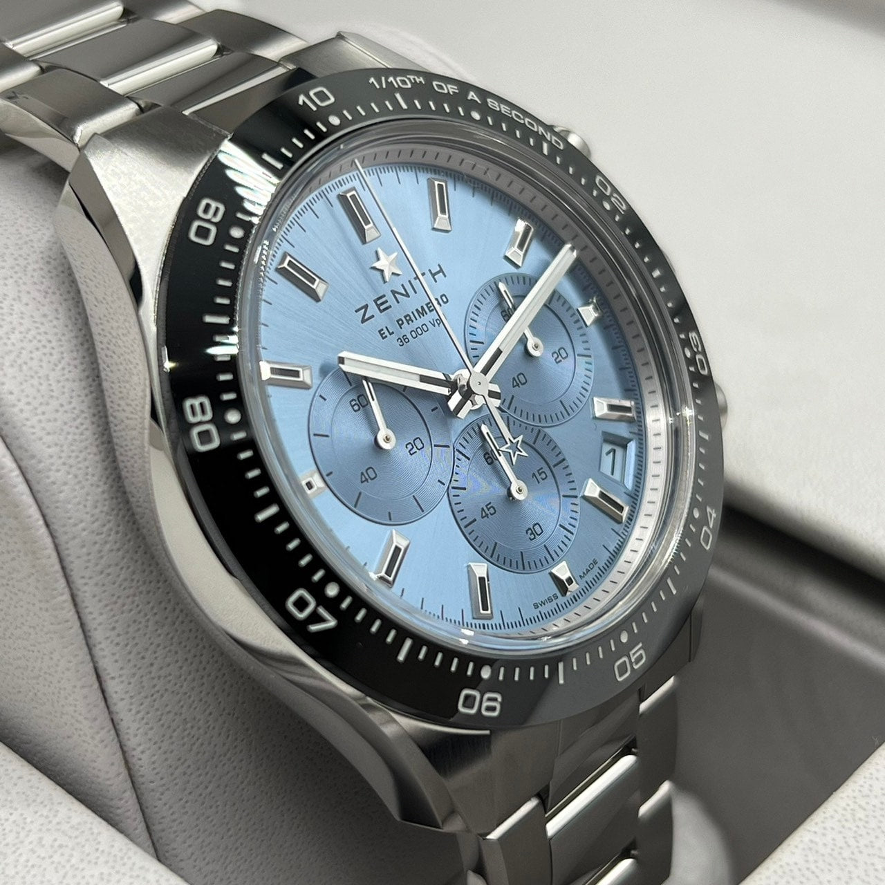 Pre-Owned Zenith Chronomaster Sport 03.3105.3600/52.M3100 Aqua Blue 41mm