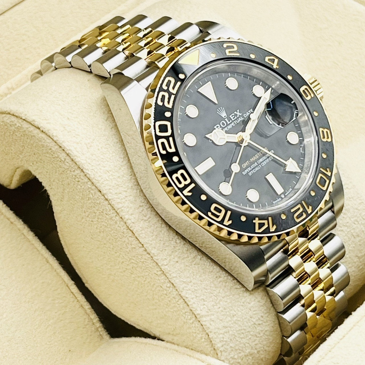 롤렉스 GMT 마스터 II 126713GRNR 40mm