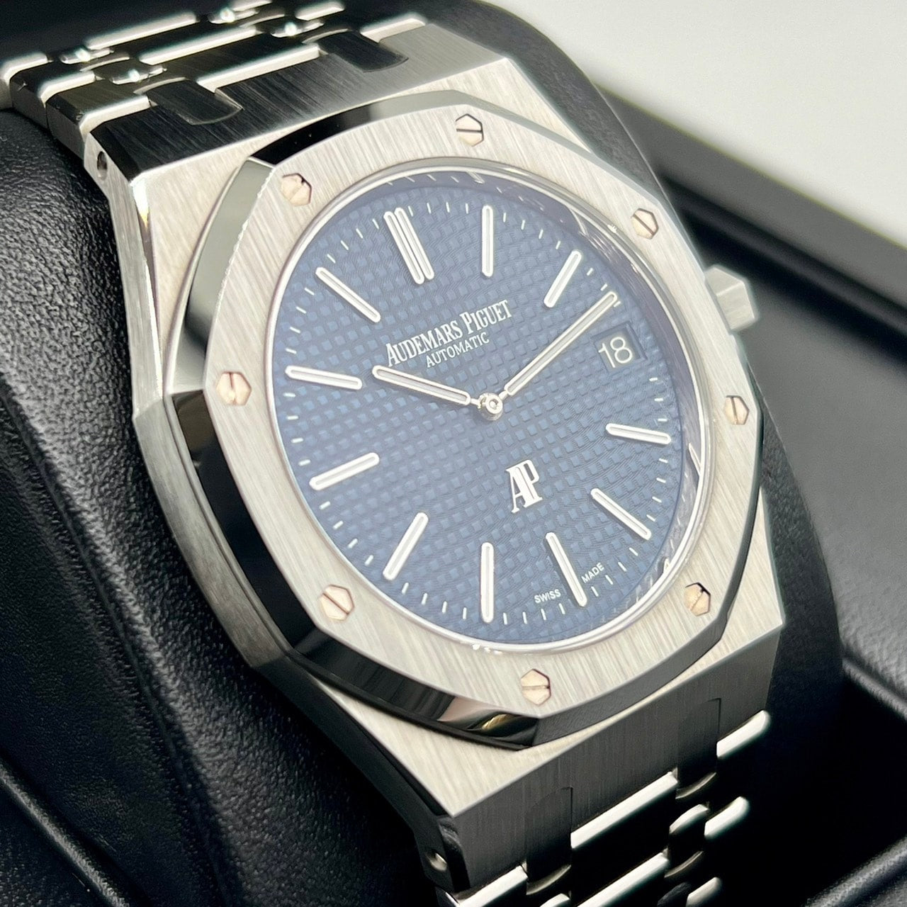 Pre-Owned Audemars Piguet Royal Oak "Jumbo" Extrasin Late Model 15202ST.OO.1240ST.01.A 39mm