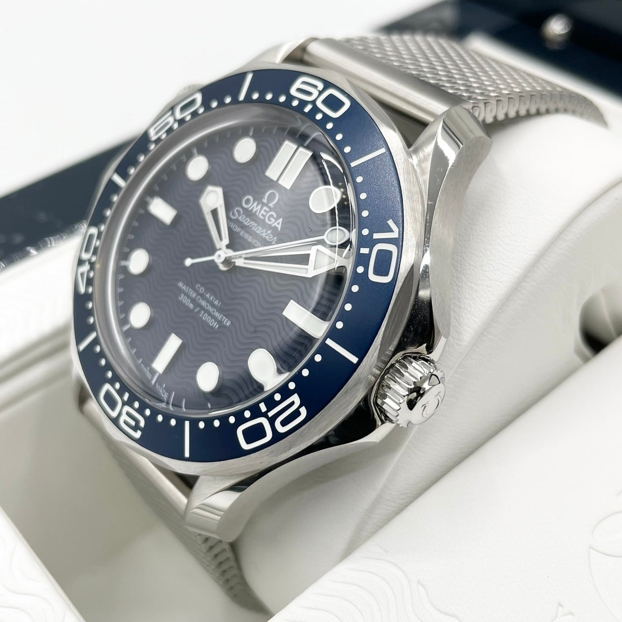 プレオウンド オメガ シーマスター 210.30.42.20.03.002 DIVER 300m コーアクシャル マスター クロノメーター ボンド映画60周年記念モデル 42mm