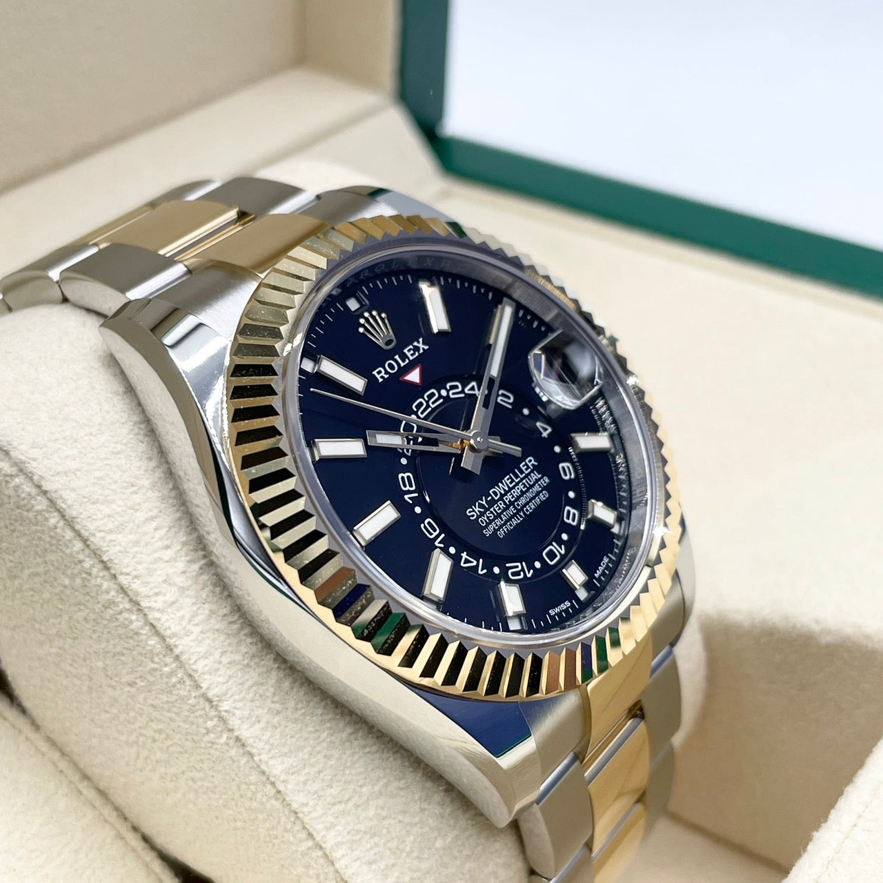 プレオウンド ロレックス スカイドゥエラー 326933 オイスターブレスレット ブラック 42mm