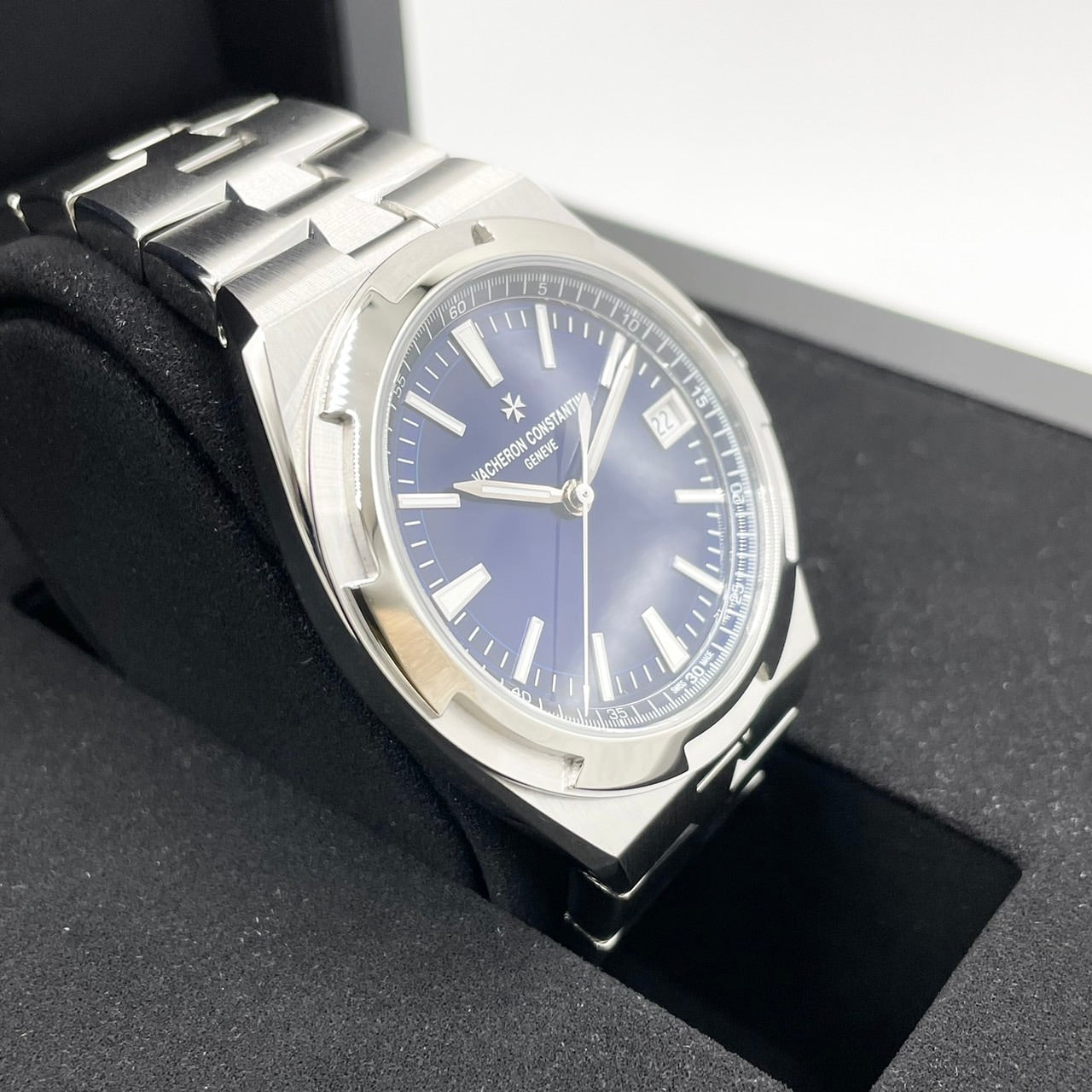 Vacheron Constantin Overseas 4520V/210A-B128 Stainless Steel Blue 41mm