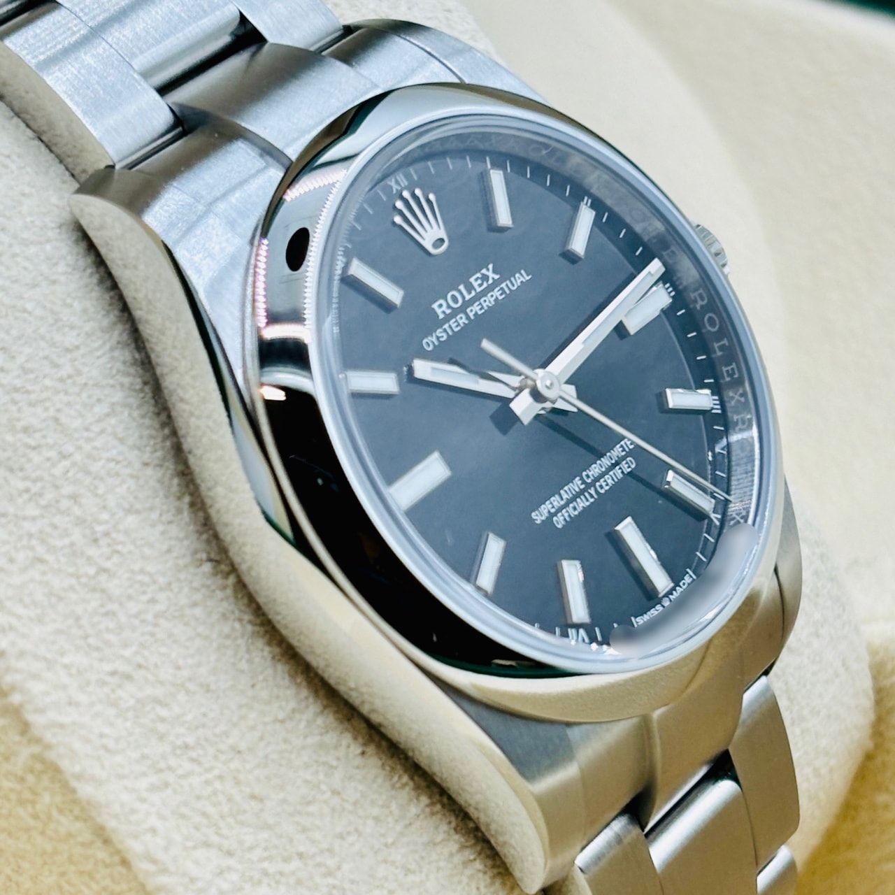 プレオウンド ロレックス オイスターパーペチュアル 124200 オイスターブレスレット ブラック 34mm