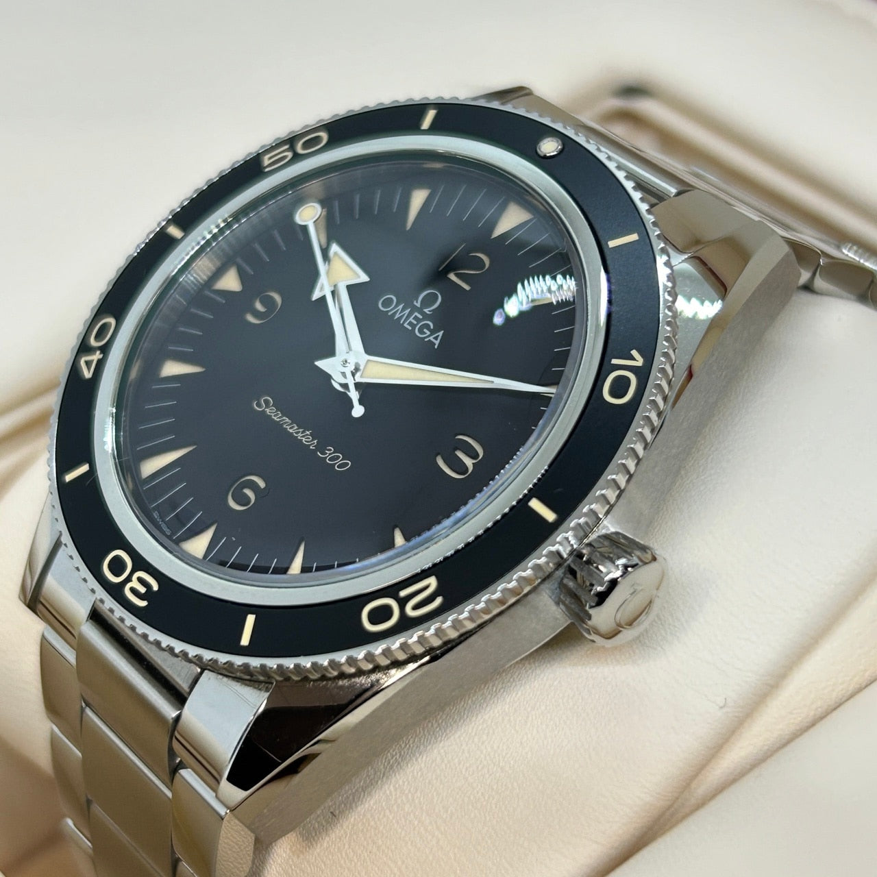 プレオウンド オメガ シーマスター300 234.30.41.21.01.001 ブラック 41mm