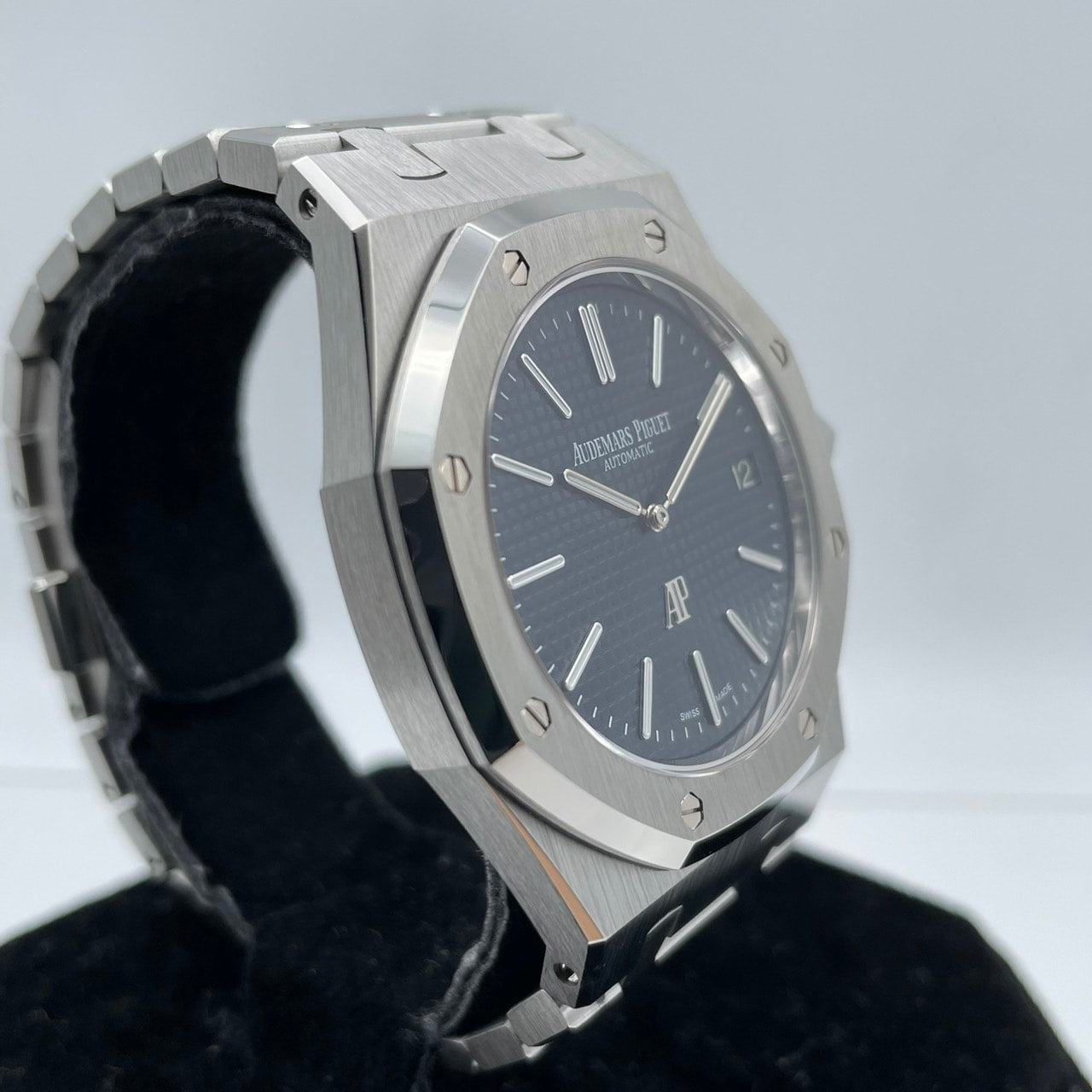 Pre-Owned Audemars Piguet Royal Oak "Jumbo" Extra Sin 15202ST.OO.1240ST.01 39mm