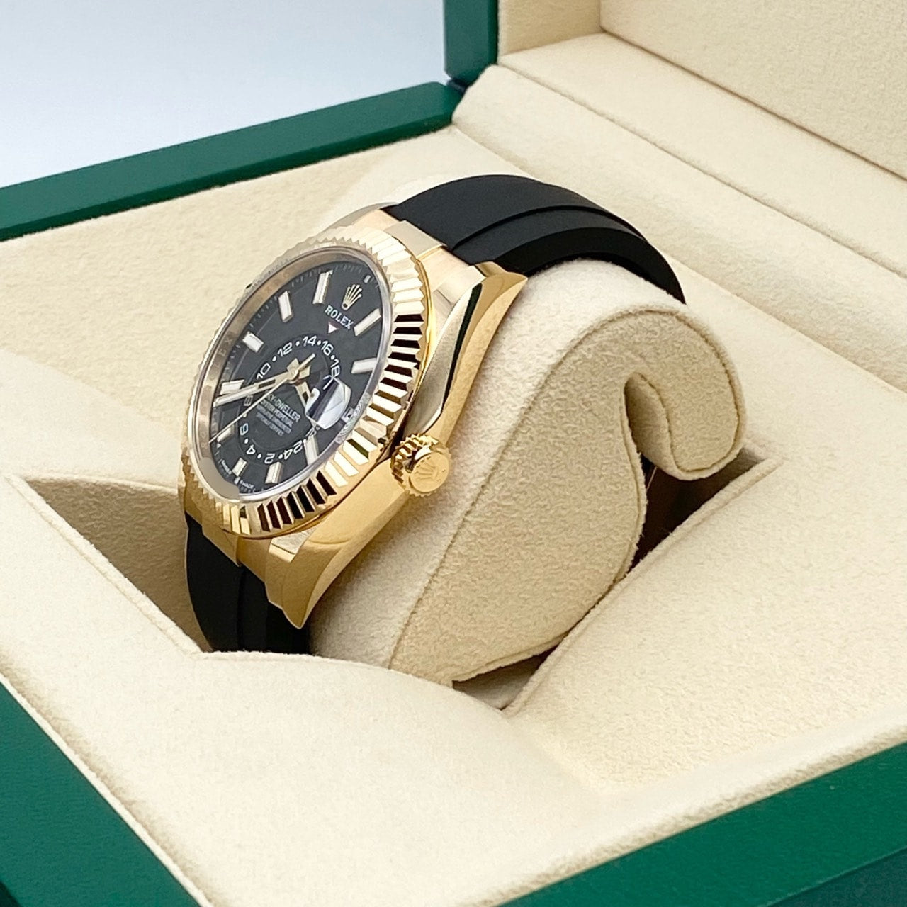 사전 소유의 롤렉스 스카이 거주자 326238 블랙 40mm