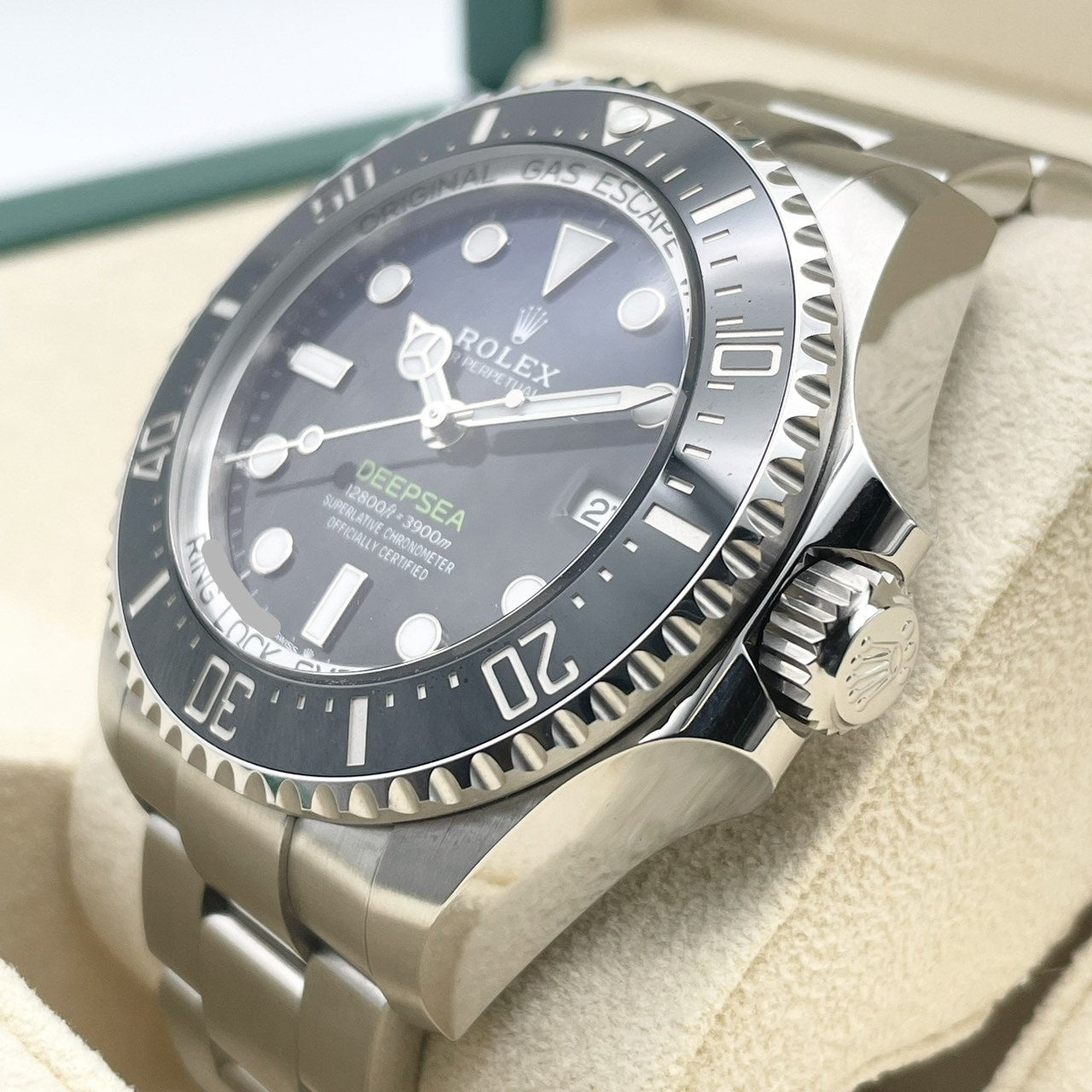 プレオウンド ロレックス ディープシー 136660 Dブルー オイスターブレスレット 44mm