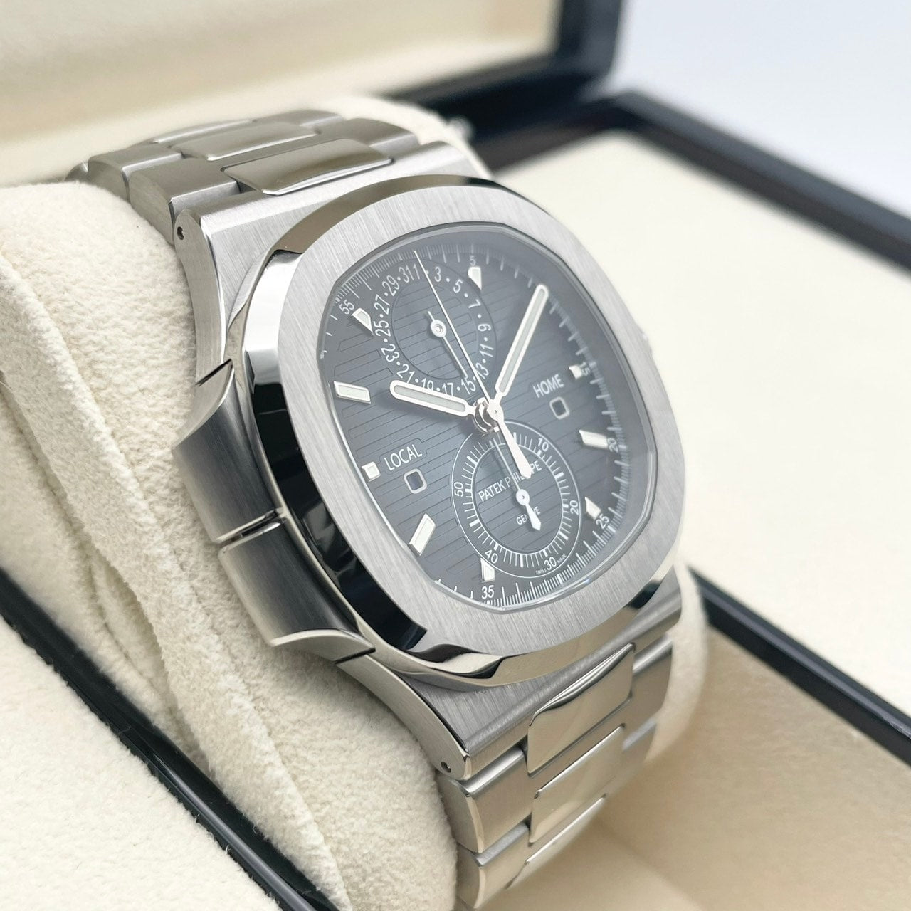 プレオウンド パテックフィリップ ノーチラス 5990/1A-011 ブルー 40.5mm