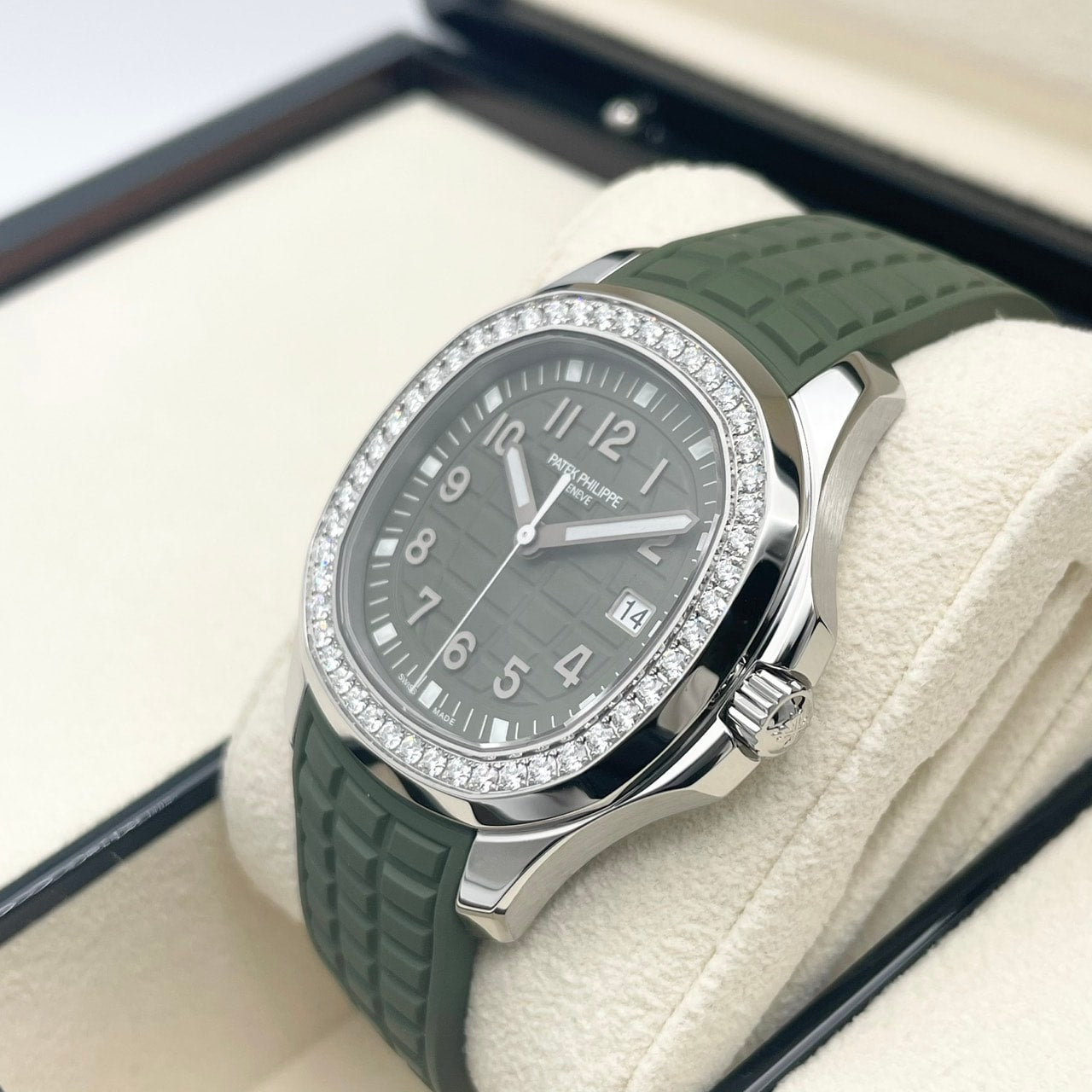 Pre-Owned Patek Philippe Aquanot Luce 5267/200A-011 Khaki Green 38.8mm
