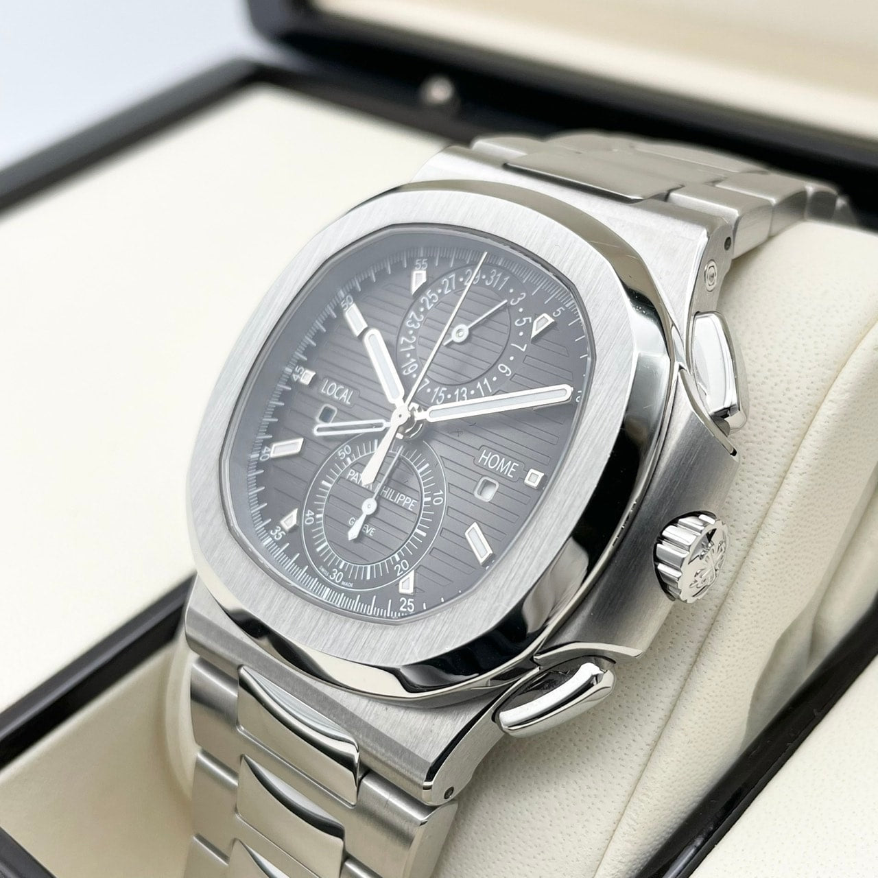 プレオウンド パテックフィリップ ノーチラス トラベルタイム 5990/1A-001 ブラックグラデーション 40.5mm
