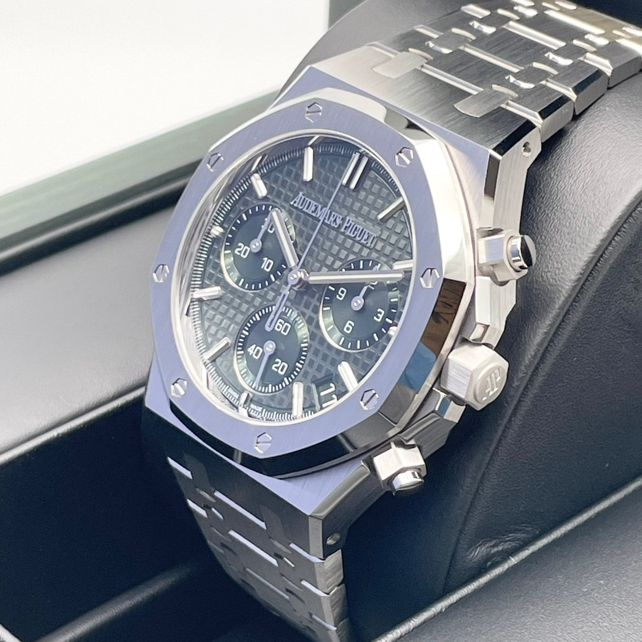 プレオウンド オーデマピゲ ロイヤルオーク クロノグラフ 26240ST.OO.1320ST.08 カーキグリーン 41mm