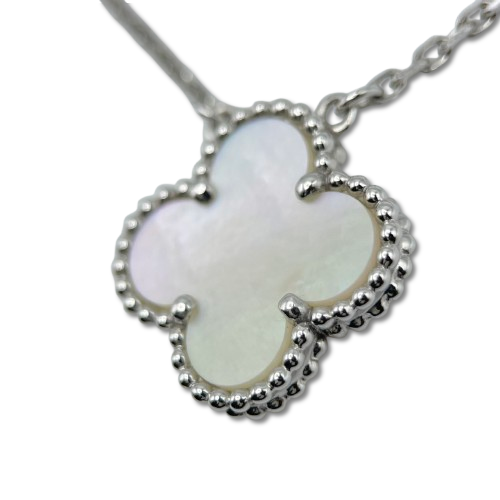 Pre-Owned Van Cleef & Arpels Vintage Alhambra Pendant VCARF48700 Mother of Pearl White Gold
