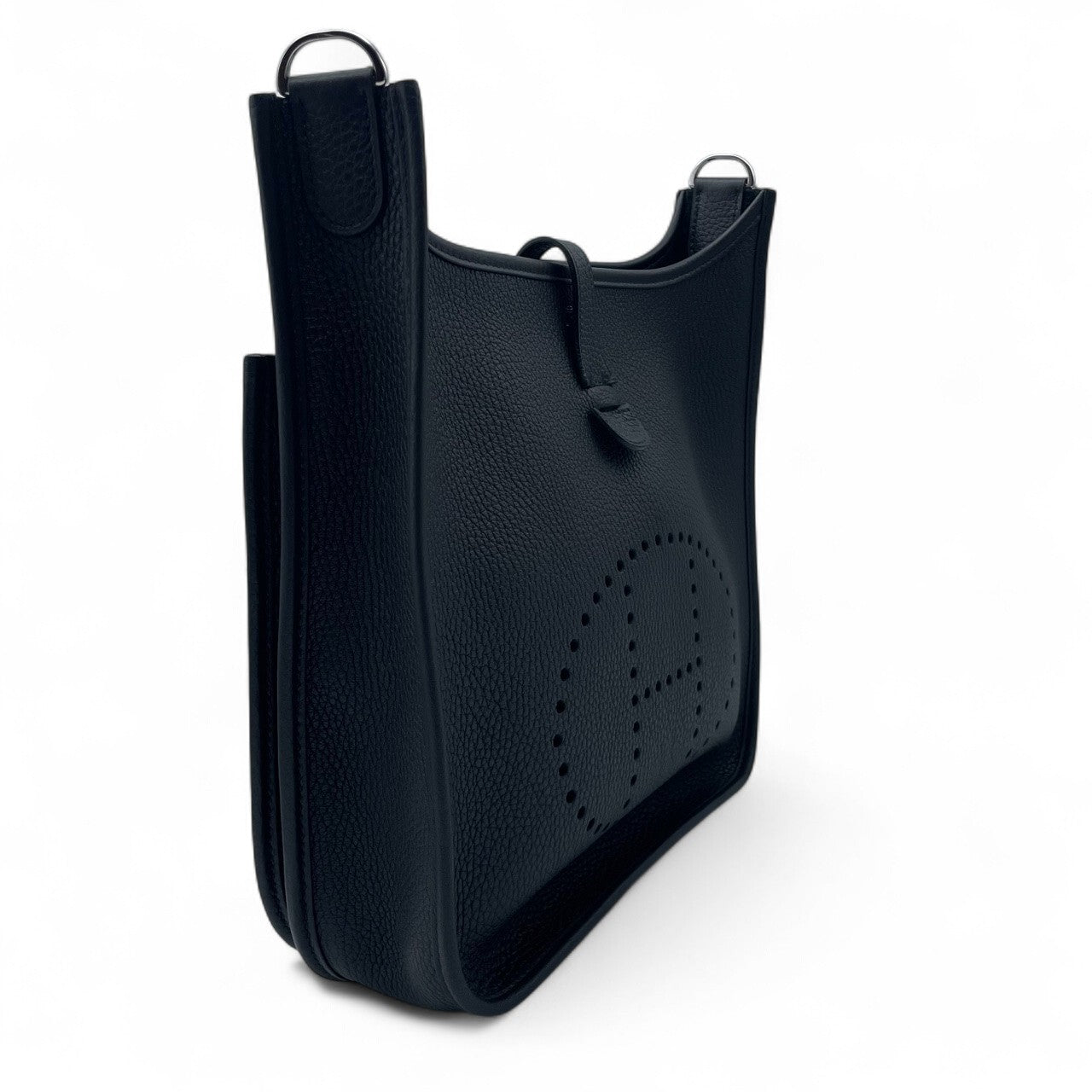 Pre-owned Hermes Evelyn PM Noir Taurillon Clemence Silver hardware Z engraved