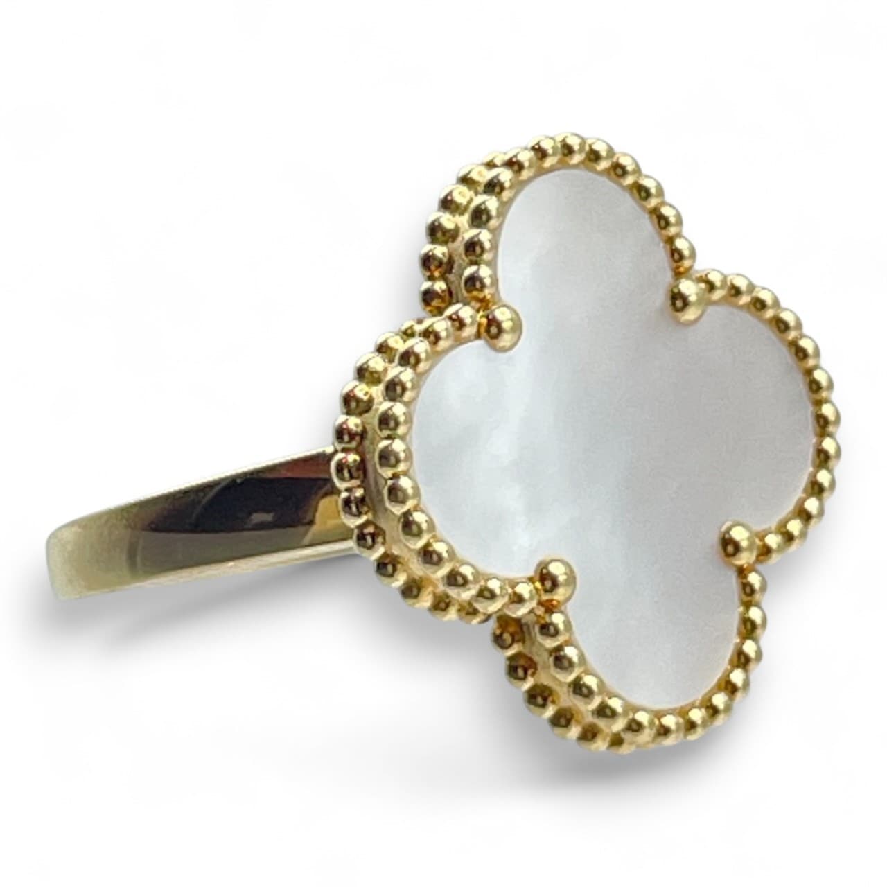 プレオウンドヴァンクリーフ&アーペル マジック アルハンブラ リング VCARF78955 マザーオブパール イエローゴールド 14号