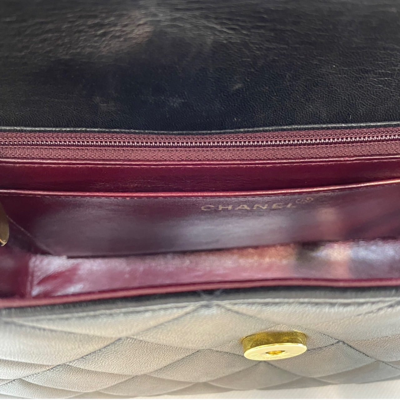 Pre-Owned Chanel Matelasse Calfskin Black