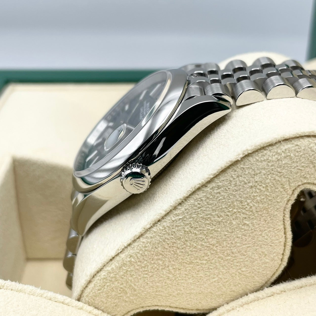 プレオウンド ロレックス デイトジャスト 126200 オリーブグリーン パームモチーフ ジュビリーブレス 36mm