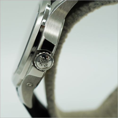 Pre-Owned Patek Philippe Aquanaut 5164A-001 Black Embossed