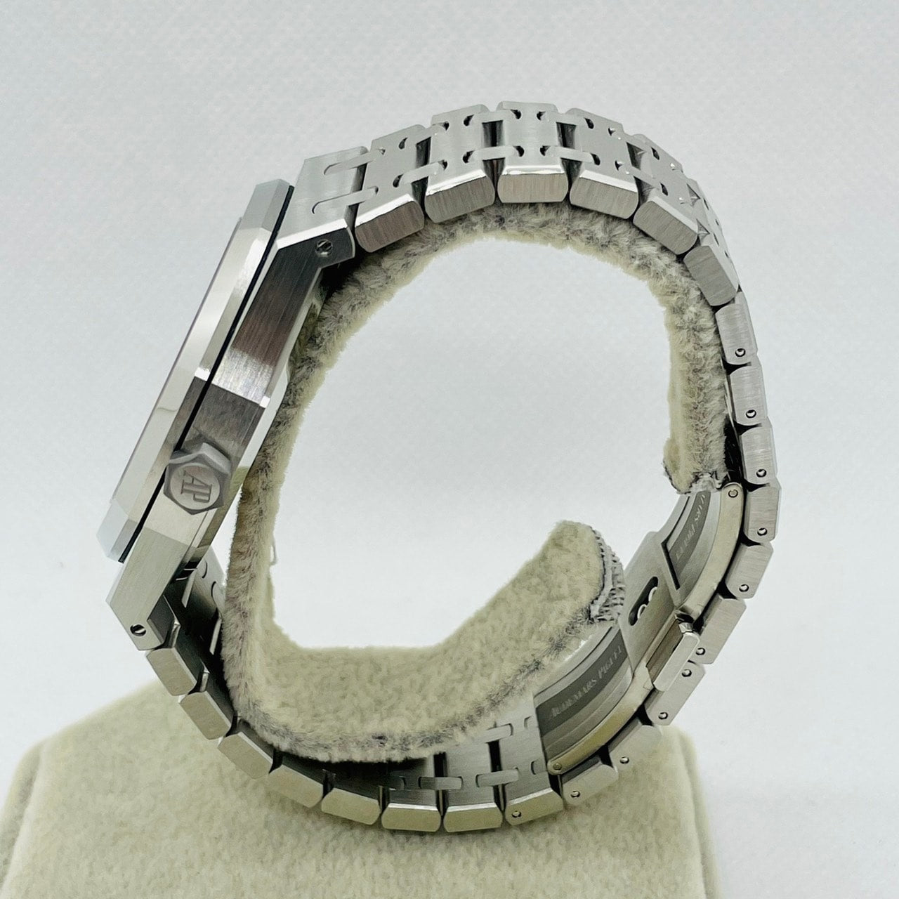 사전 소유의 Audemars Piguet Royal Oak Black 15500st.oo.1220st.03