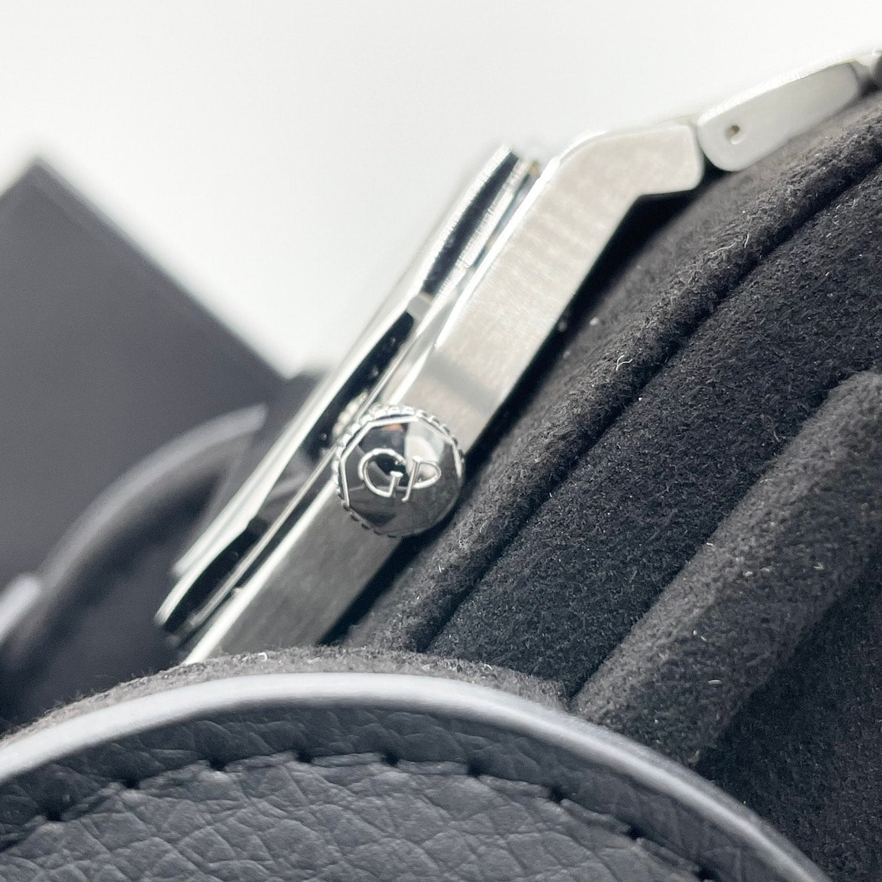 二手Girard Perregaux Lorraart 81010-11-431-11A蓝色42mm