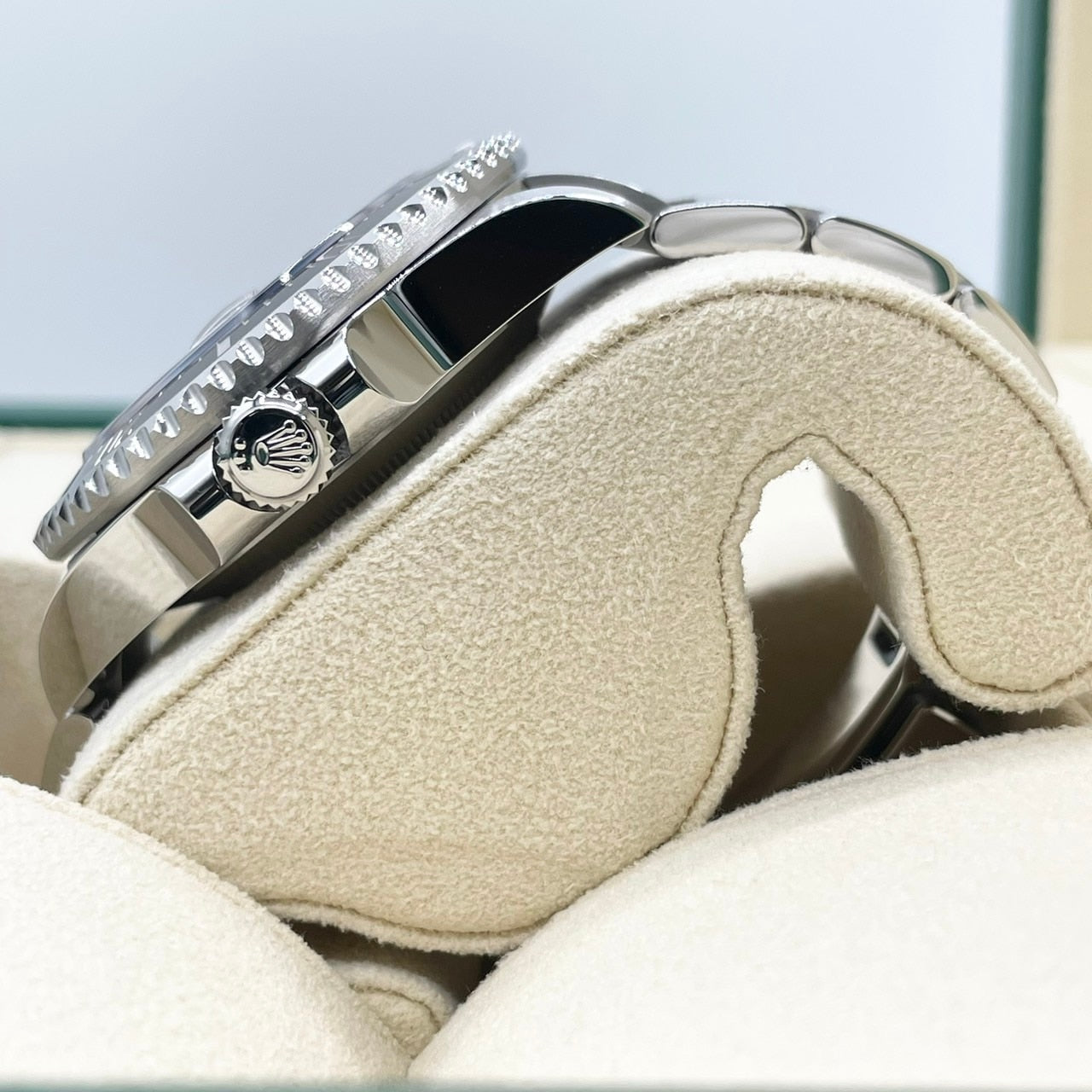 プレオウンド ロレックス シードゥエラー 126600 オイスターブレスレット ブラック 43mm