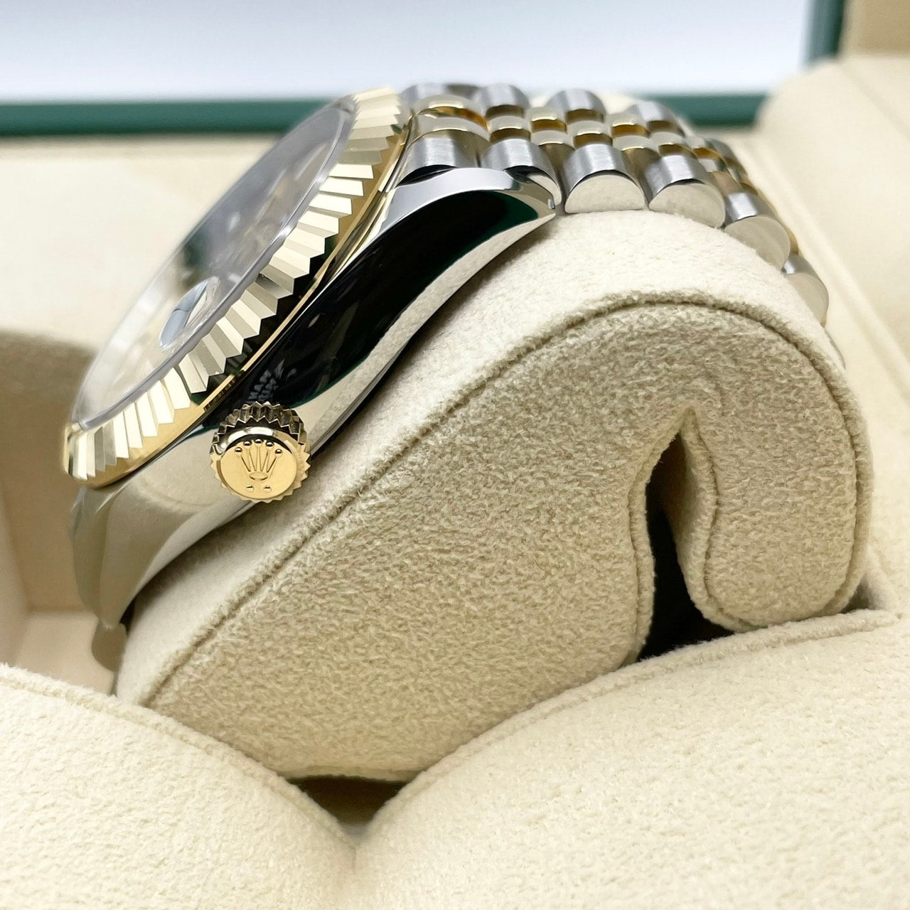 사전 소유 롤렉스 스카이 거주자 336933 골드 42mm