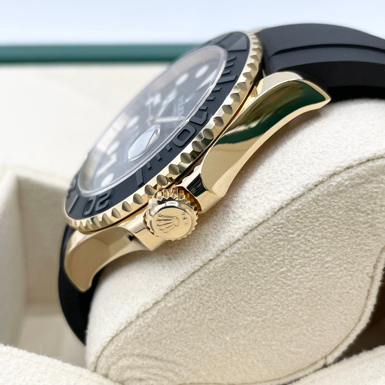 Rolex Yachtmaster 226658 Black Black Rubber Belt Yellow Gold 42mm