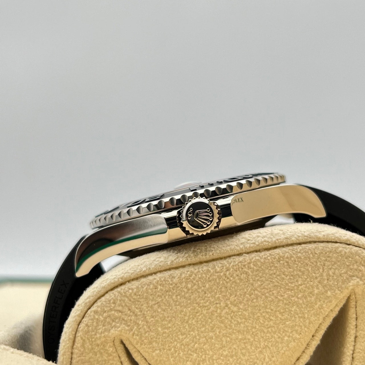 ロレックス ヨットマスター 226659 ブラックラバーベルト ブラックホワイトゴールド 42mm