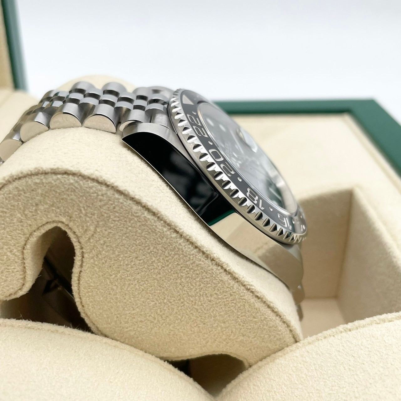 [2024 년의 새로운 릴리스! ! Rolex GMT 마스터 II 126710GRNR 검은 요빌 팔찌 40mm