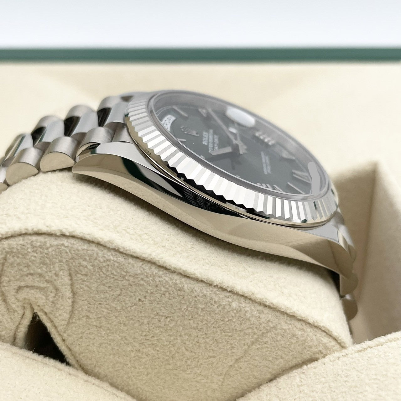 プレオウンド ロレックス デイデイト 228239 ホワイトゴールド オリーブグリーン ローマン 40mm