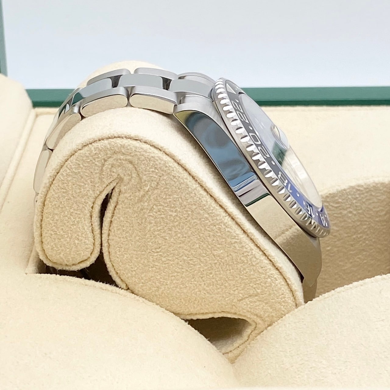 Pre-Owned Rolex GMT Master II 126710BLNR Oyster Bracelet Black Batman 40mm