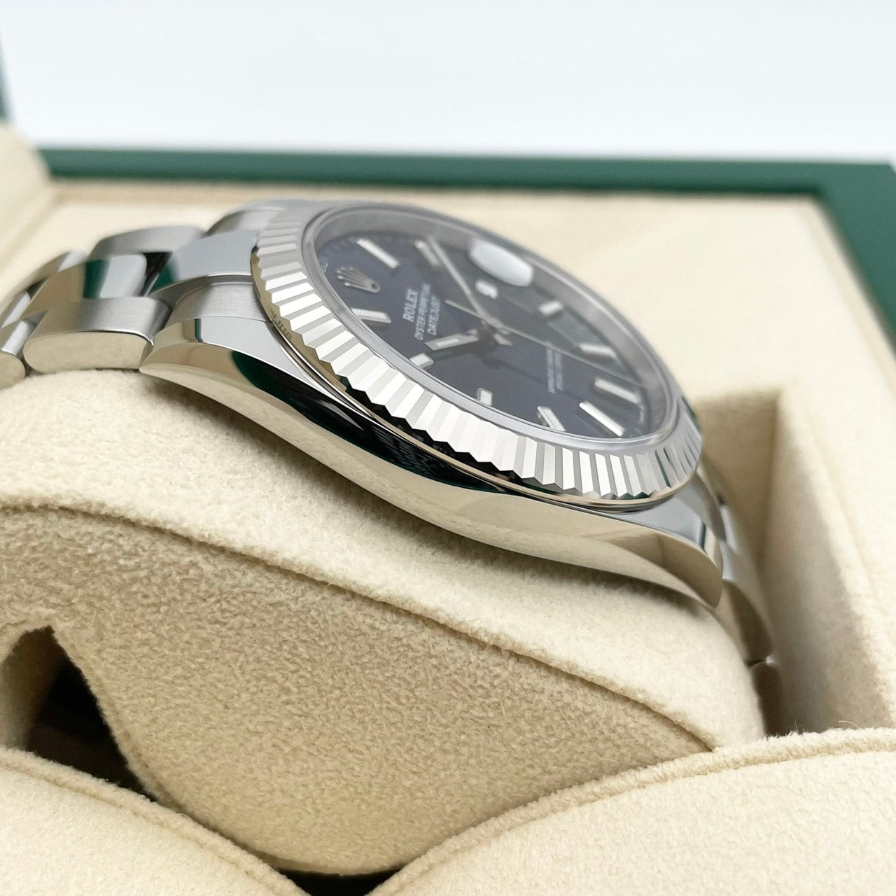 プレオウンド ロレックス デイトジャスト 126334 オイスターブレス ブライトブルー フルーテッドベゼル41mm