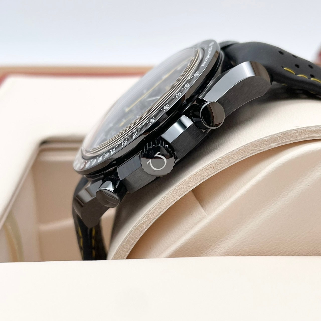 プレオウンド オメガ スピードマスター 310.92.44.50.01.001 スケルトン ブラックセラミック 44mm